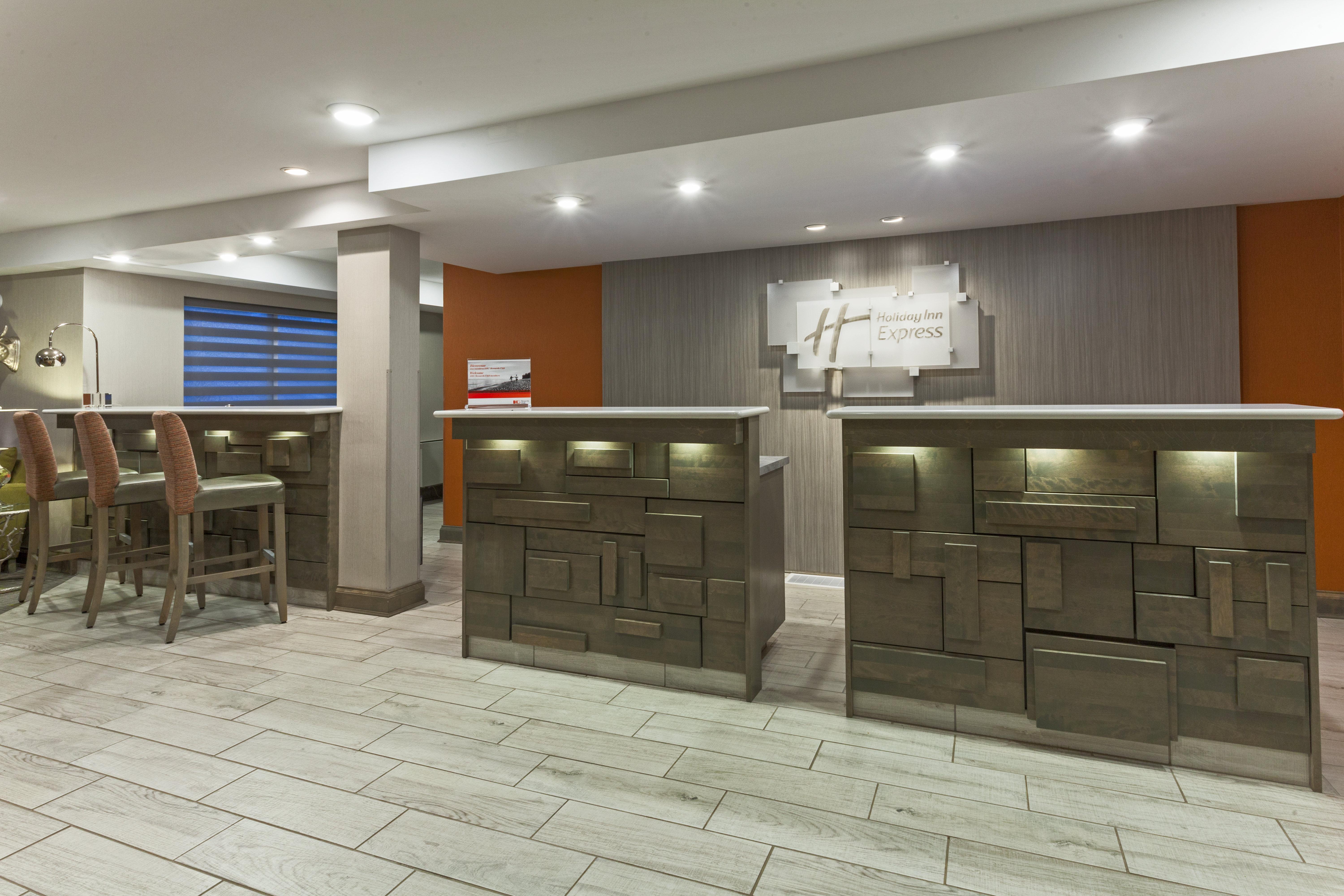 Holiday Inn Express Hotel & Suites Uptown Fredericton By Ihg Exteriör bild
