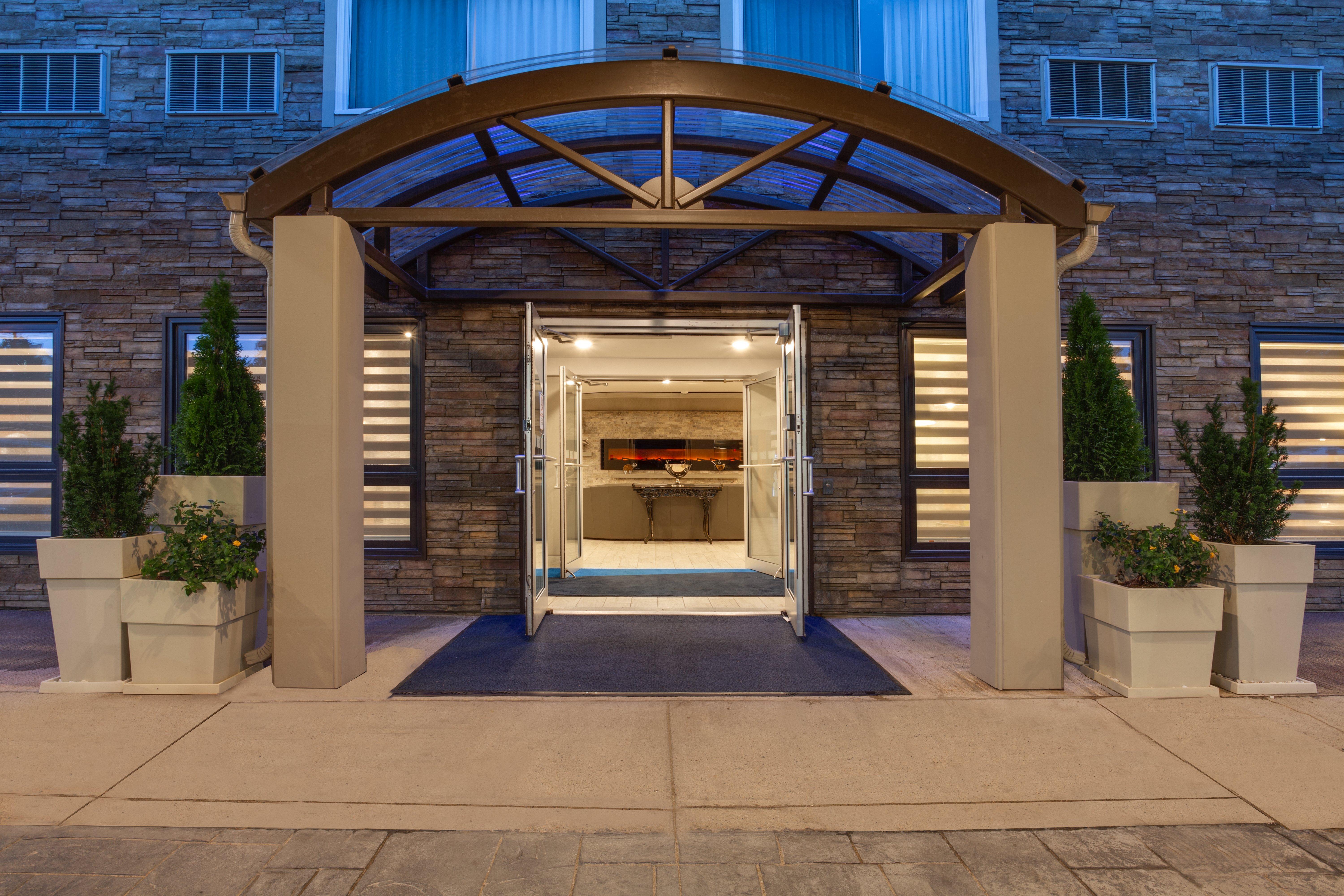 Holiday Inn Express Hotel & Suites Uptown Fredericton By Ihg Exteriör bild