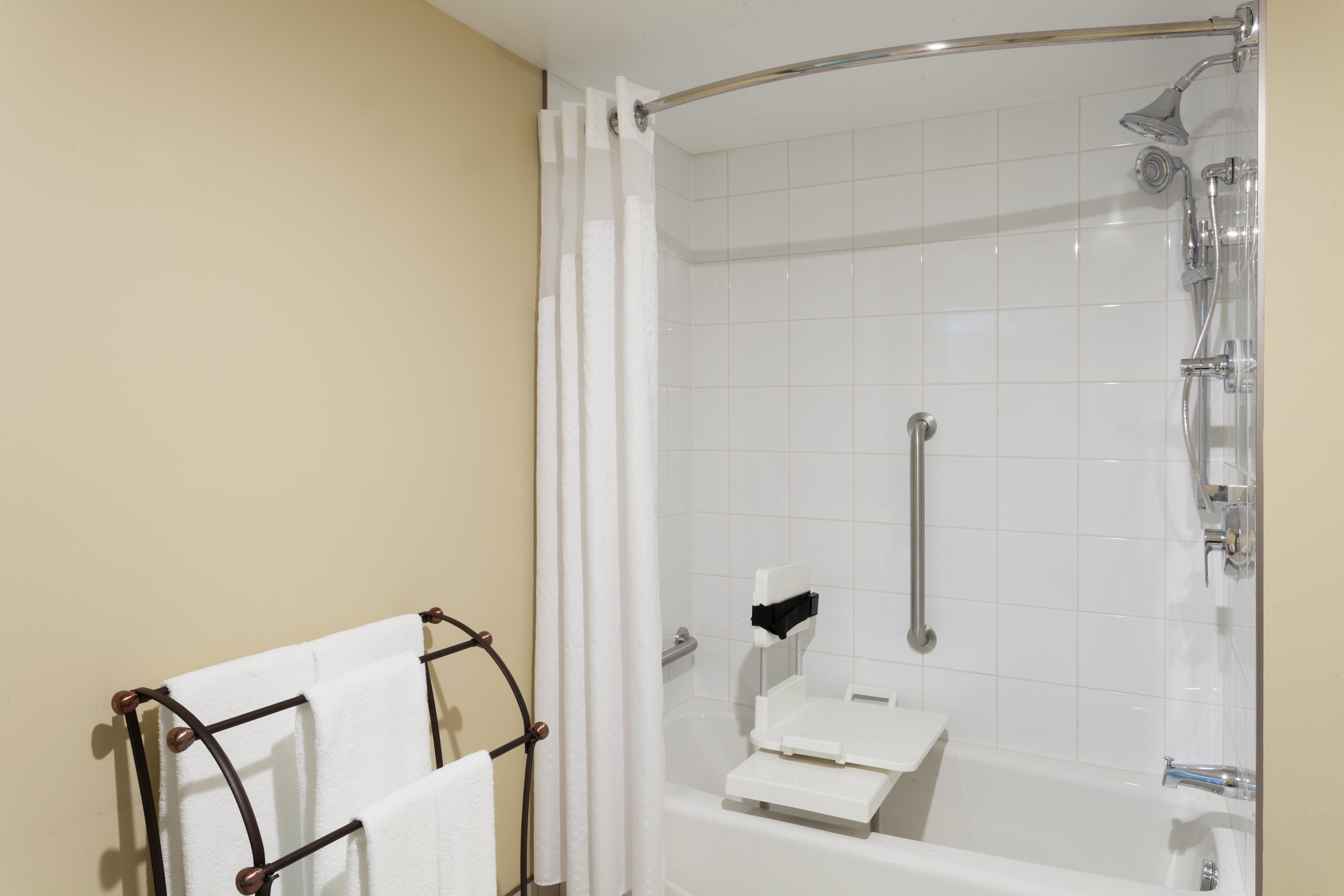 Holiday Inn Express Hotel & Suites Uptown Fredericton By Ihg Exteriör bild