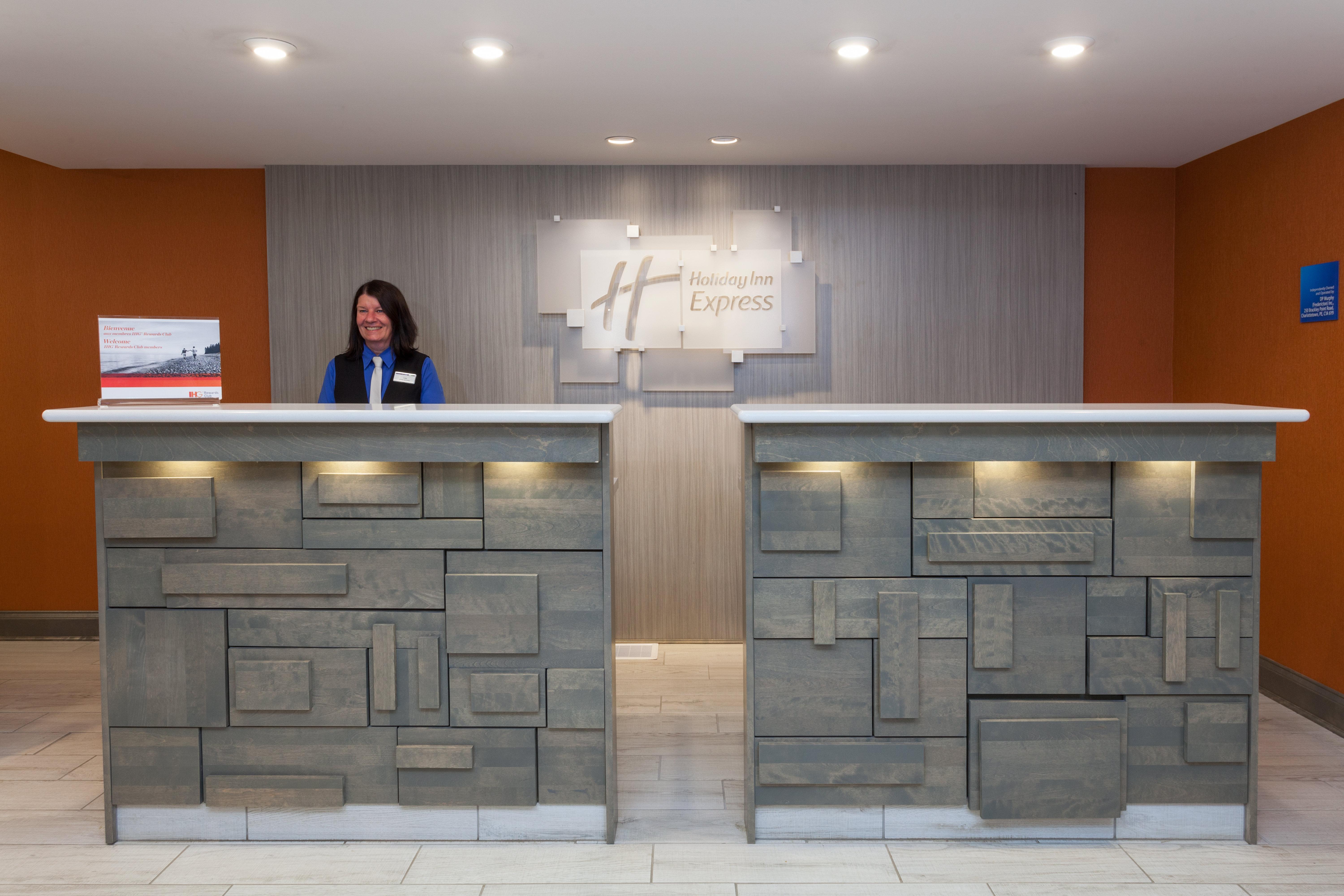 Holiday Inn Express Hotel & Suites Uptown Fredericton By Ihg Exteriör bild