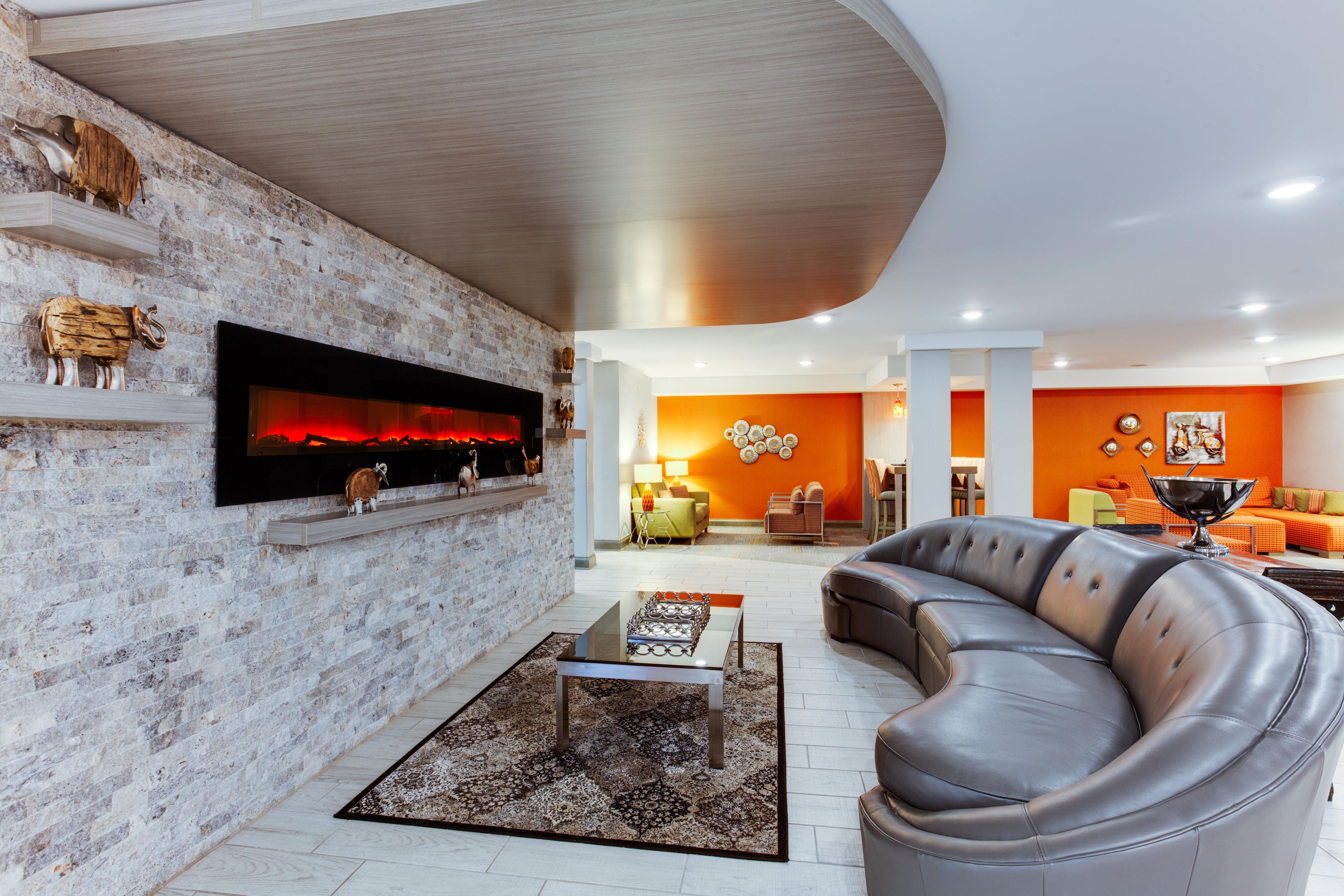 Holiday Inn Express Hotel & Suites Uptown Fredericton By Ihg Exteriör bild