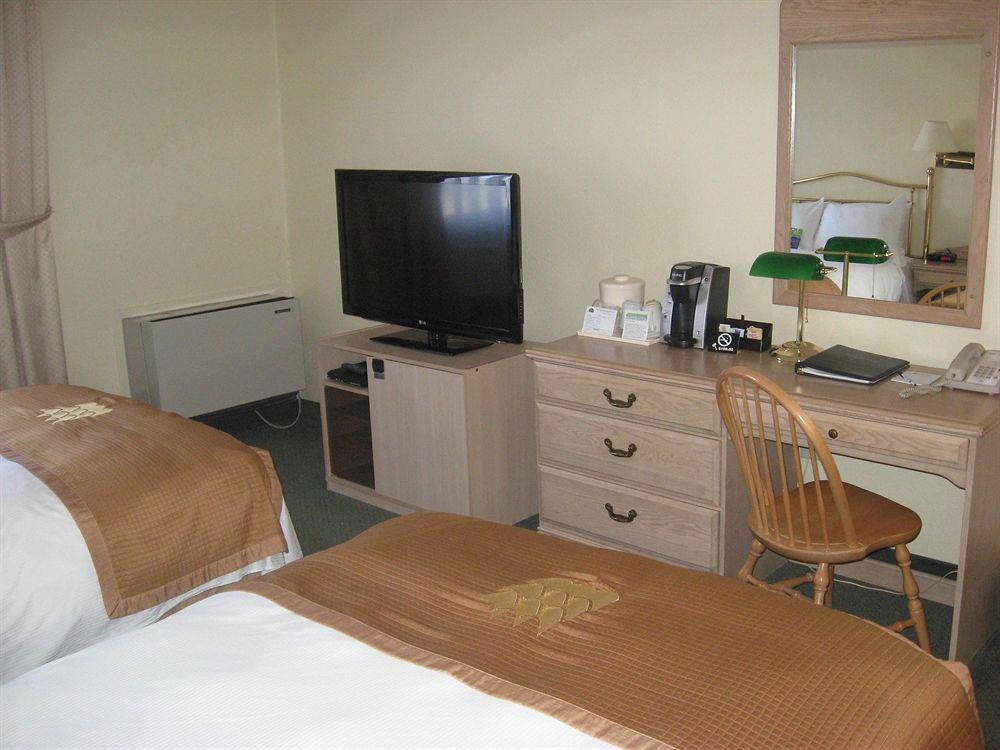 Holiday Inn Express Hotel & Suites Uptown Fredericton By Ihg Exteriör bild